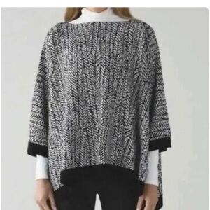 Lululemon black and white herringbone patterned poncho O/S